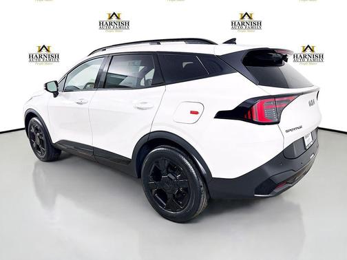 Snow White Pearl 2026 Kia Sportage X-Line