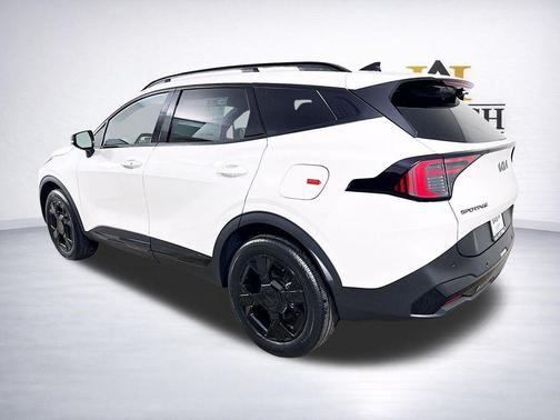 Snow White Pearl 2026 Kia Sportage X-Line