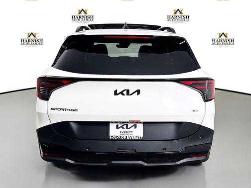 Snow White Pearl 2026 Kia Sportage X-Line