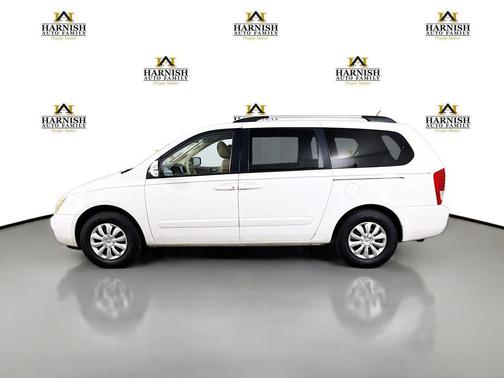 White 2014 Kia Sedona LX