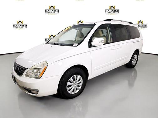 White 2014 Kia Sedona LX