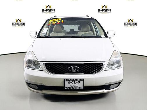 White 2014 Kia Sedona LX