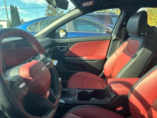 Snow White Pearl 2025 Kia K4 GT-Line Turbo