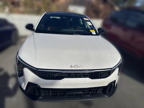 Snow White Pearl 2025 Kia K4 GT-Line Turbo