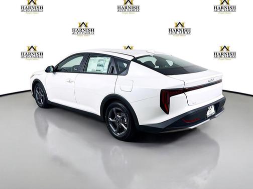 Snow White Pearl 2026 Kia K4 LXS