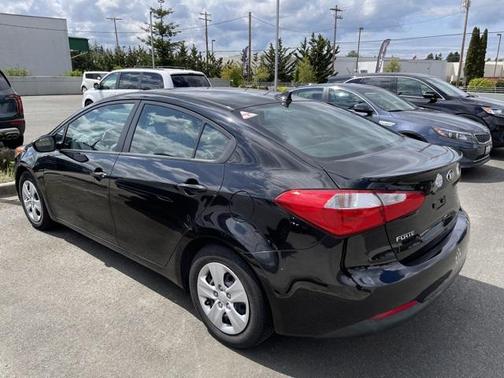 Photo 3 of 7 of 2015 Kia Forte LX