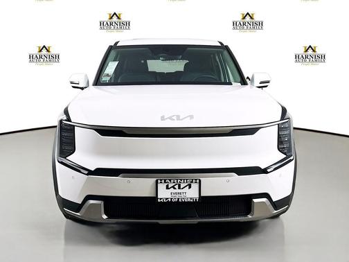 Glacial White Pearl 2026 Kia EV9 Light Long Range