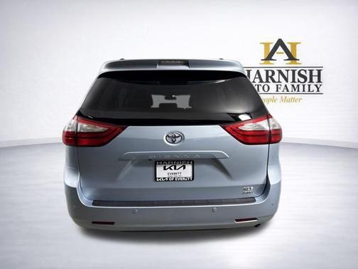 2015 Toyota Sienna XLE
