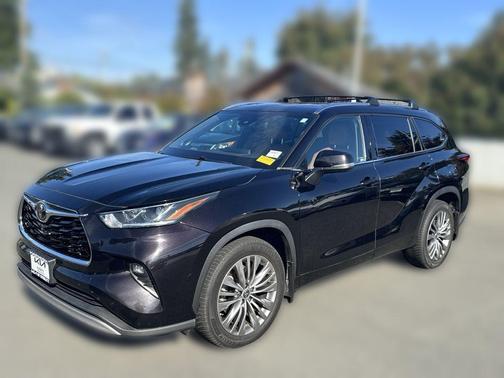 Amber 2020 Toyota Highlander Platinum