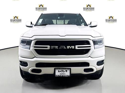 Bright White Clearcoat 2019 RAM 1500 Big Horn