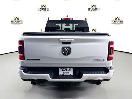 Bright White Clearcoat 2019 RAM 1500 Big Horn