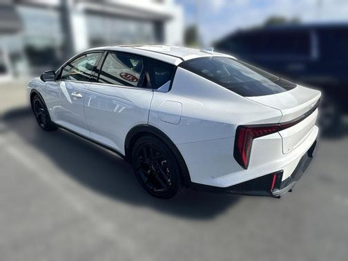 Snow White Pearl 2025 Kia K4 GT-Line Turbo