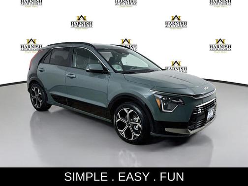 Cityscape Green 2026 Kia Niro Touring