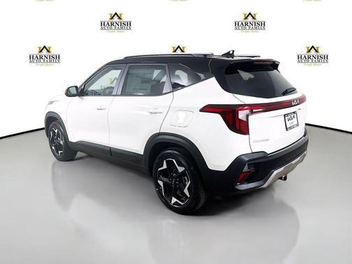 Clear White/Black Roof 2026 Kia Seltos S