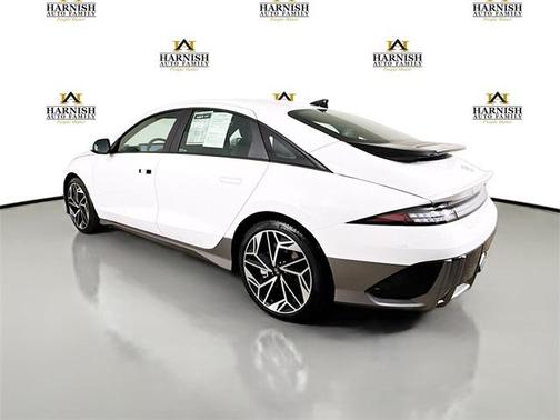2025 Hyundai IONIQ 6 SE