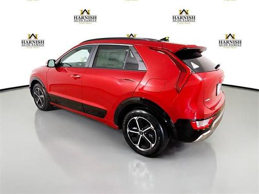2025 Kia Niro SX