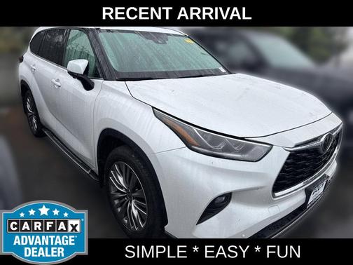 Pearl 2024 Toyota Highlander Platinum