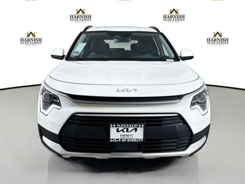 Snow White Pearl 2026 Kia Niro EX