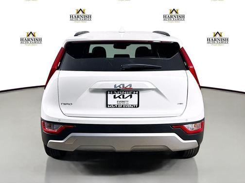 Snow White Pearl 2026 Kia Niro EX
