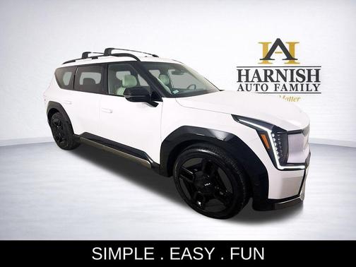 Glacial White Pearl 2026 Kia EV9 GT-Line