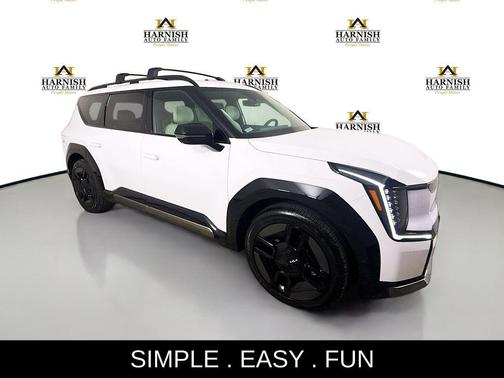 Glacial White Pearl 2026 Kia EV9 GT-Line