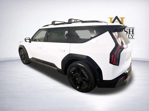 Glacial White Pearl 2026 Kia EV9 GT-Line