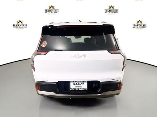 Glacial White Pearl 2026 Kia EV9 GT-Line