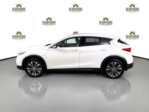 Majestic White 2018 INFINITI QX30 Premium