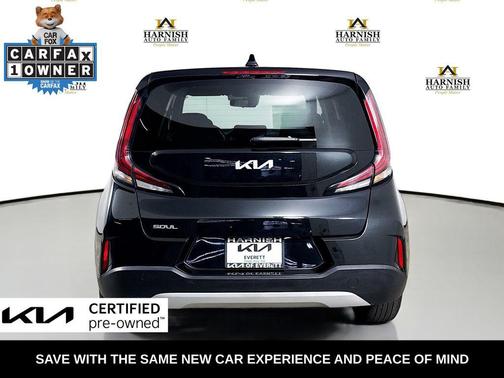 Fusion Black 2024 Kia Soul LX