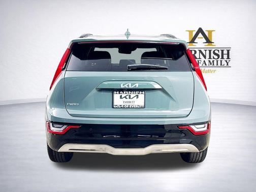 Cityscape Green 2026 Kia Niro EV Wave