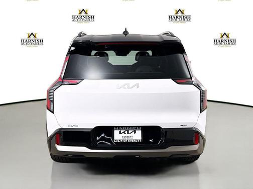 Glacier White Pearl/Ebony Black Roof 2026 Kia EV9 GT-Line