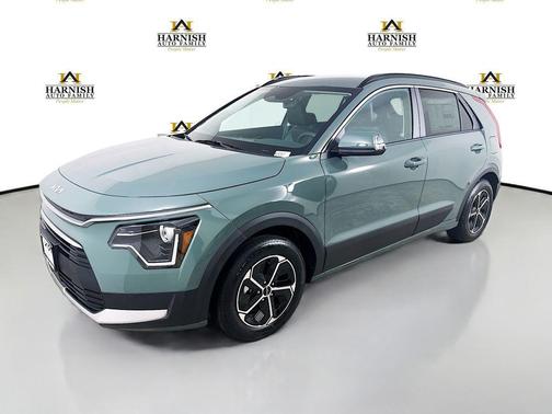 Cityscape Green 2026 Kia Niro EX