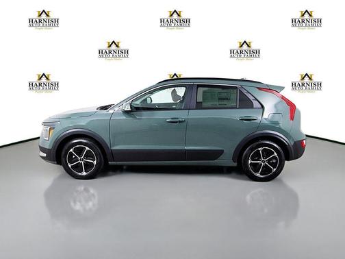 Cityscape Green 2026 Kia Niro EX