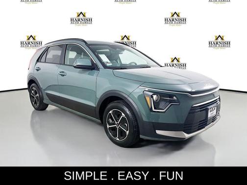 Cityscape Green 2026 Kia Niro EX