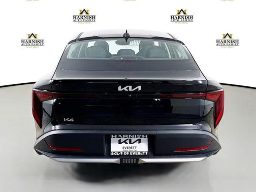 Aurora Black Pearl 2026 Kia K4 LXS