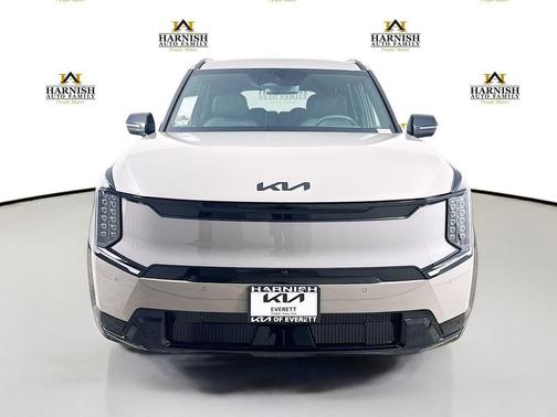 Road Rider Brown 2026 Kia EV9 Land