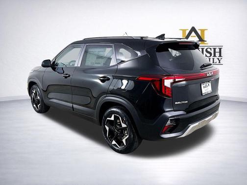 Fusion Black 2026 Kia Seltos S