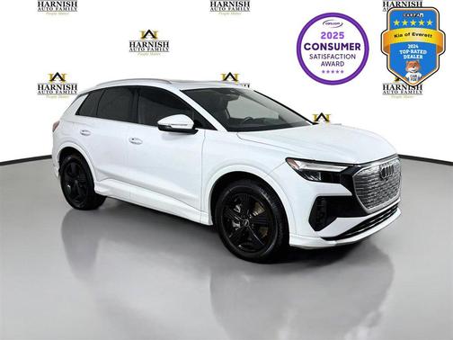 Glacier White Metallic 2022 Audi e-tron Premium