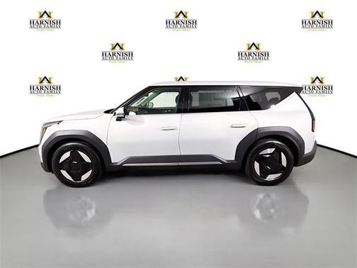 2026 Kia EV9 Light Short Range