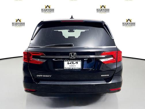 Crystal Black Pearl 2024 Honda Odyssey Touring