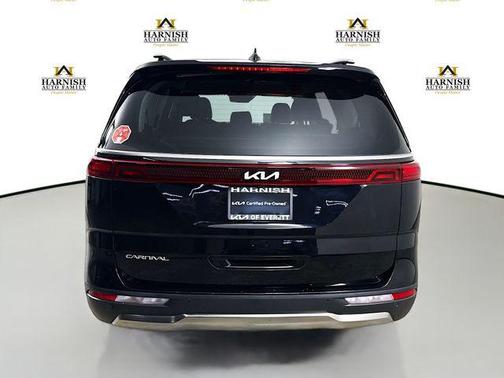 2024 Kia Carnival SX