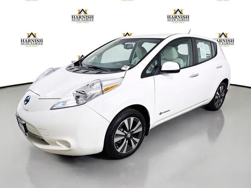 Glacier White 2015 Nissan Leaf SV