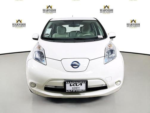 Glacier White 2015 Nissan Leaf SV