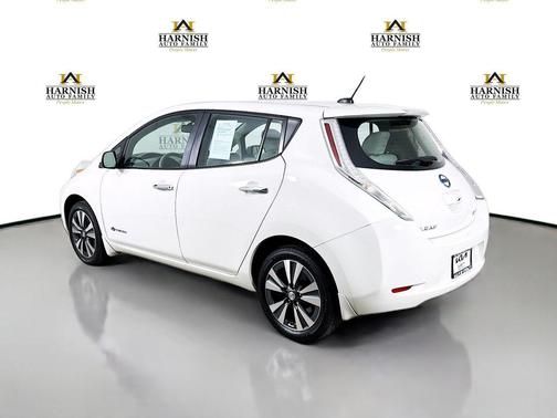 Glacier White 2015 Nissan Leaf SV