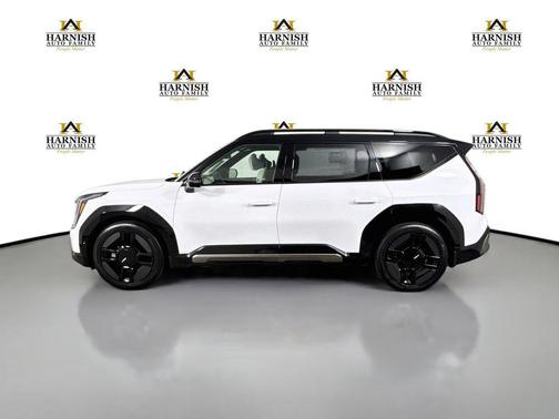 Glacial White Pearl/Ebony Black Roof 2026 Kia EV9 GT-Line