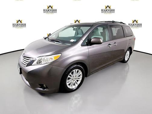 Creme Brulee Mica 2015 Toyota Sienna XLE