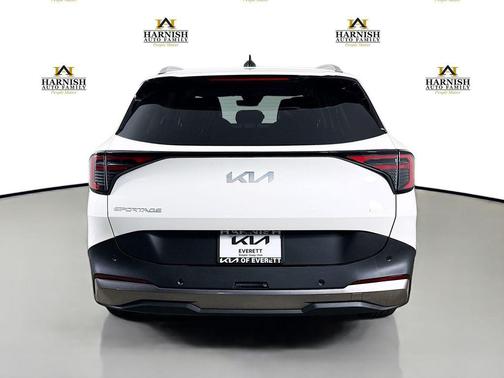 Snow White Pearl 2026 Kia Sportage Hybrid EX