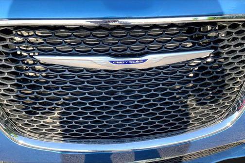 Frostbite 2023 Chrysler 300 Touring