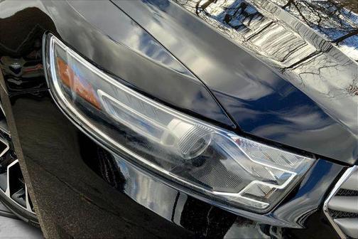 2018 Ford Taurus Limited