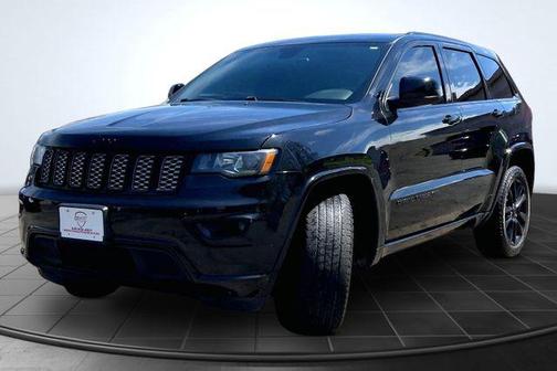 Diamond Black Crystal Pearlcoat 2018 Jeep Grand Cherokee Altitude